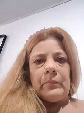 Snapshot of Casandra_Cruz chatting on October 4, 2025, 1:34 pm Casandra Cruz online show from October 4, 2025, 1:34 pm