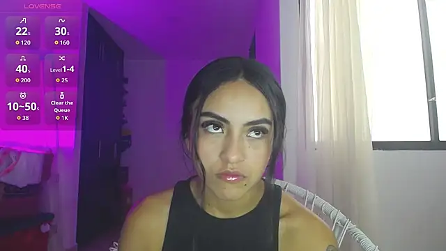 Snapshot of Leslie_Bussh_ chatting on May 27, 2026, 2:46 pm Leslie Bussh online show from May 27, 2026, 2:46 pm