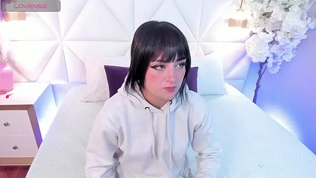 Adara  carter  online show from December 19, 2025, 3:43 am