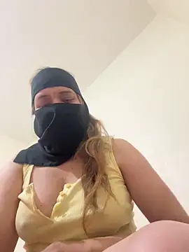 Snapshot of Wild-Nayra chatting on February 16, 2026, 9:02 pm Wild-Nayra online show from February 16, 2026, 9:02 pm