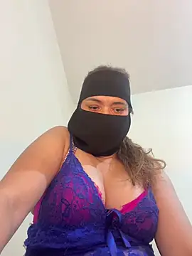 Snapshot of Wild-Nayra chatting on February 4, 2026, 12:16 am Wild-Nayra online show from February 4, 2026, 12:16 am