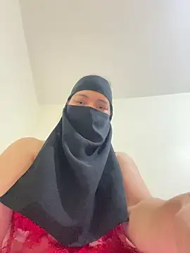 Snapshot of Wild-Nayra chatting on February 6, 2026, 12:06 am Wild-Nayra online show from February 6, 2026, 12:06 am