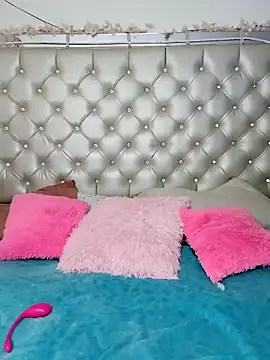 ZARAY 1118 online show from December 15, 2025, 3:56 am