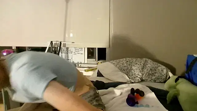 cuddlyavenue online show from October 16, 2025, 1:14 am