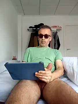 EmilioTaladdro online show from April 12, 2026, 6:27 am