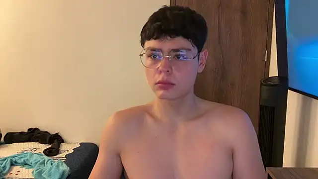 Snapshot of Im_Juaniito chatting on November 11, 2025, 12:05 am Im Juaniito online show from November 11, 2025, 12:05 am