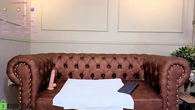 ArielBlossom    online show from September 13, 2025, 11:21 am