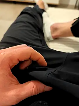 Snapshot of Milike_93 chatting on March 1, 2026, 10:32 pm Milike 93 online show from March 1, 2026, 10:32 pm