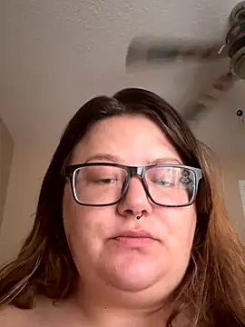 amberlynntun online show from December 2, 2025, 4:19 pm