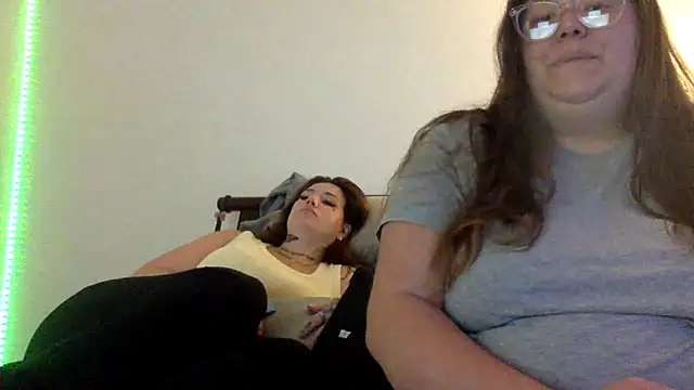 amberlynntun online show from April 4, 2026, 1:56 am