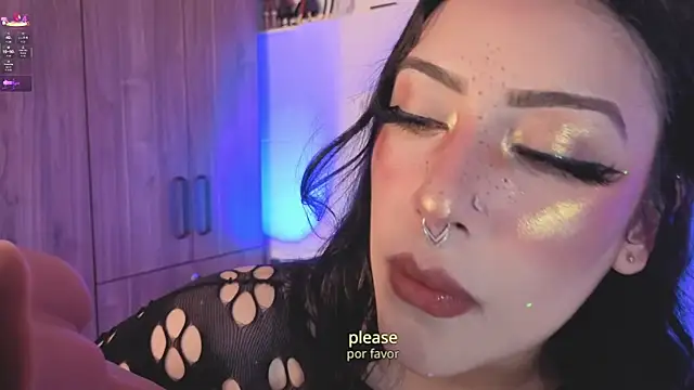 Snapshot of ashlynnlowe_ chatting on July 23, 2026, 9:44 pm ashlynnlowe online show from July 23, 2026, 9:44 pm