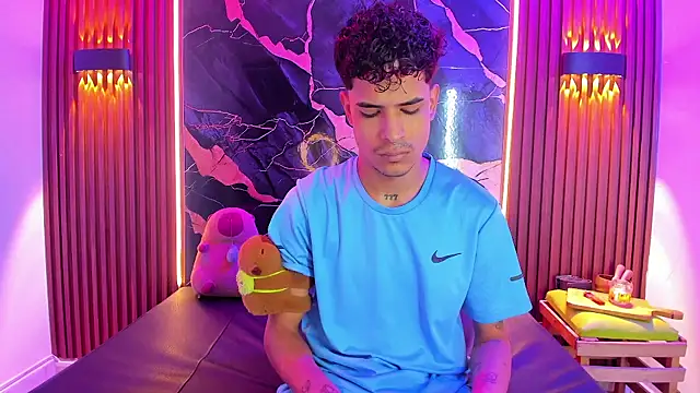 Lucky boys  X online show from November 11, 2025, 12:55 pm