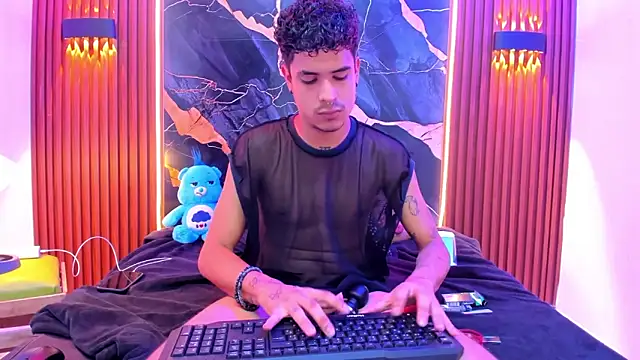 Snapshot of Lucky_boys__X chatting on February 13, 2026, 5:57 pm Lucky boys X online show from February 13, 2026, 5:57 pm