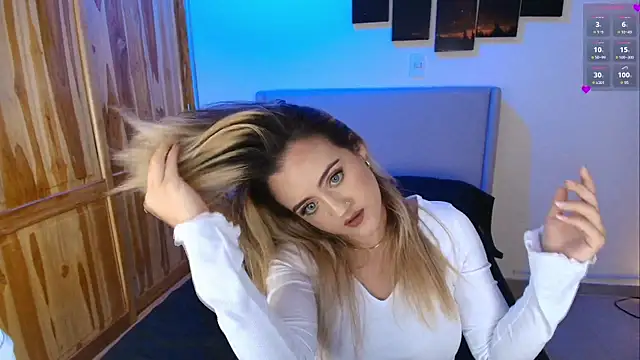 MaryMoon  online show from October 28, 2025, 12:55 am