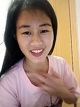 luy-xinh02 online show from November 14, 2025, 2:21 pm