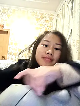 luy-xinh02 online show from November 30, 2025, 10:16 am