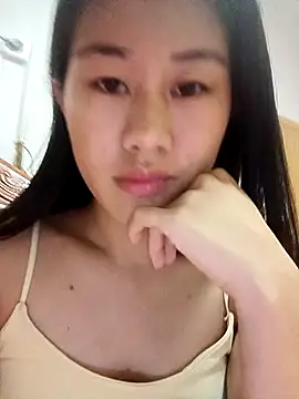 luy-xinh02 online show from November 9, 2025, 11:36 am