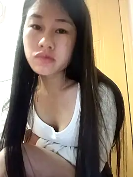 luy-xinh02 online show from November 4, 2025, 2:10 pm