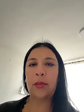 Snapshot of IrisDuvall chatting on June 15, 2026, 10:42 pm IrisDuvall online show from June 15, 2026, 10:42 pm