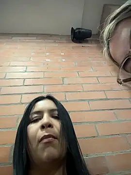 IrisDuvall online show from April 22, 2026, 12:28 am