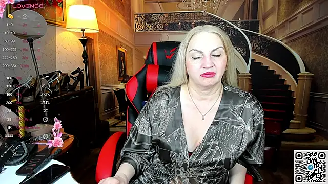 Nina Devillle online show from May 31, 2026, 1:44 am