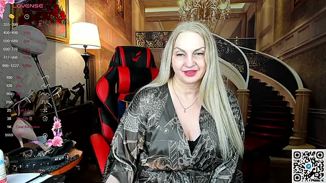 Nina Devillle online show from May 25, 2026, 2:00 am