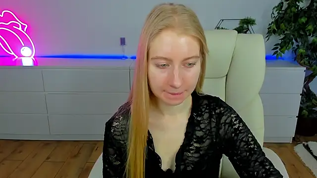 Snapshot of Alina_Blonde chatting on March 14, 2026, 6:41 am Alina Blonde online show from March 14, 2026, 6:41 am