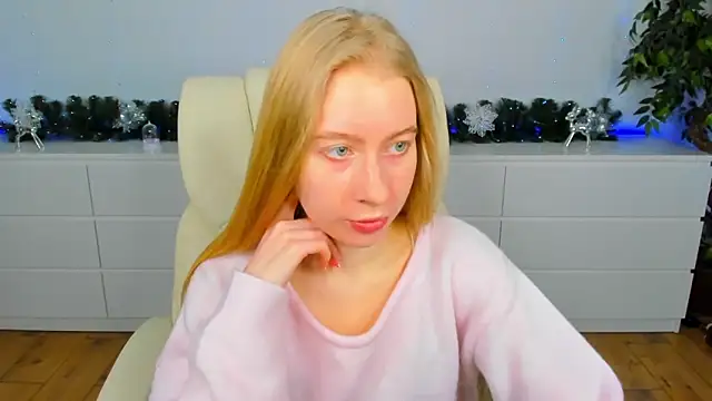 Snapshot of Alina_Blonde chatting on January 15, 2026, 6:28 am Alina Blonde online show from January 15, 2026, 6:28 am