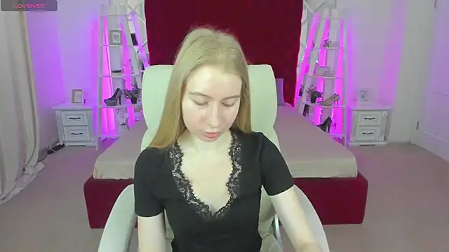 Alina Blonde online show from May 20, 2026, 5:37 am