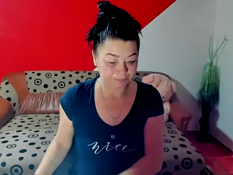 Snapshot of Soffy_Skye chatting on October 8, 2025, 3:41 am Soffy Skye online show from October 8, 2025, 3:41 am