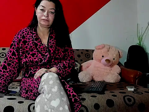 Snapshot of Soffy_Skye chatting on October 7, 2025, 3:29 am Soffy Skye online show from October 7, 2025, 3:29 am
