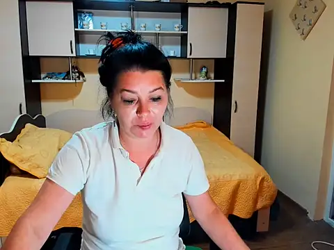 Snapshot of Soffy_Skye chatting on June 19, 2026, 4:29 am Soffy Skye online show from June 19, 2026, 4:29 am