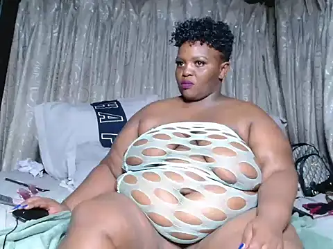 Bustyboobs02xx online show from November 4, 2025, 6:44 pm