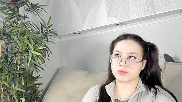 Krysadapp online show from May 27, 2026, 11:56 pm