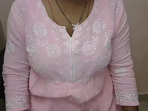 bold naina online show from November 8, 2025, 3:43 am