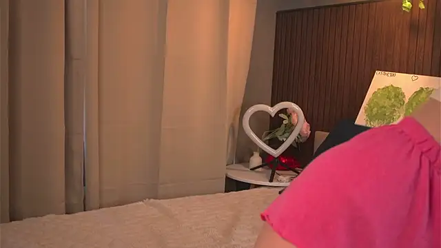 pinkmagokiss online show from July 13, 2026, 2:27 pm