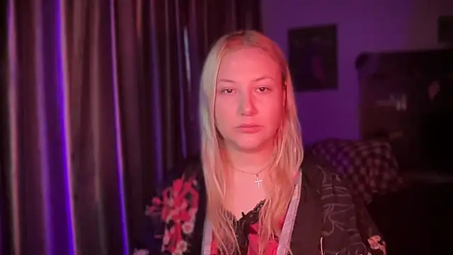 Snapshot of BikiHellena chatting on December 16, 2025, 5:22 am BikiHellena online show from December 16, 2025, 5:22 am