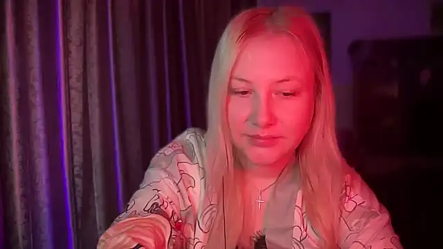 Snapshot of BikiHellena chatting on December 18, 2025, 7:24 am BikiHellena online show from December 18, 2025, 7:24 am