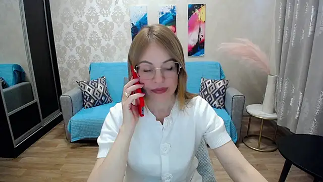 shy hot cat online show from January 10, 2026, 10:54 am