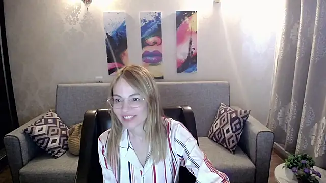 Snapshot of shy_hot_cat chatting on September 11, 2025, 12:05 pm shy hot cat online show from September 11, 2025, 12:05 pm