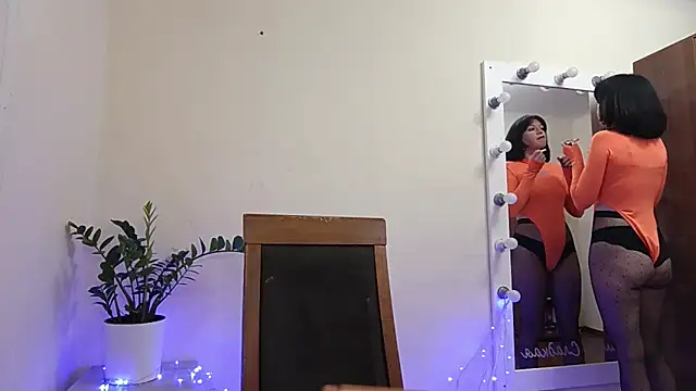 Snapshot of quiet_smile chatting on October 9, 2025, 2:28 pm quiet smile online show from October 9, 2025, 2:28 pm