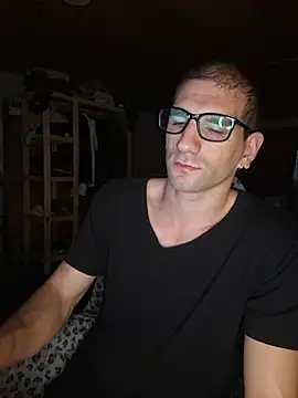 Snapshot of ObeyLust chatting on March 31, 2026, 10:06 am ObeyLust online show from March 31, 2026, 10:06 am