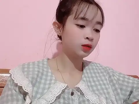 Suna7383 online show from October 27, 2025, 5:14 pm