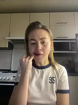 MartaLuna  online show from February 25, 2026, 10:48 am