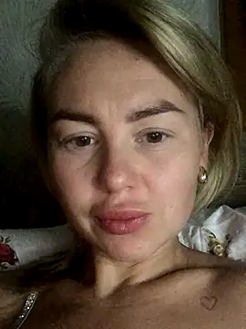 Snapshot of MartaLuna_ chatting on September 27, 2025, 9:21 pm MartaLuna online show from September 27, 2025, 9:21 pm