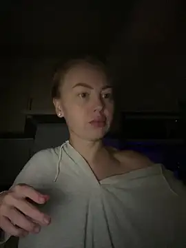 MartaLuna  online show from November 8, 2025, 7:39 pm