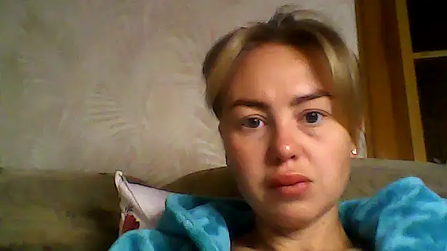 Snapshot of MartaLuna_ chatting on September 29, 2025, 7:37 am MartaLuna online show from September 29, 2025, 7:37 am