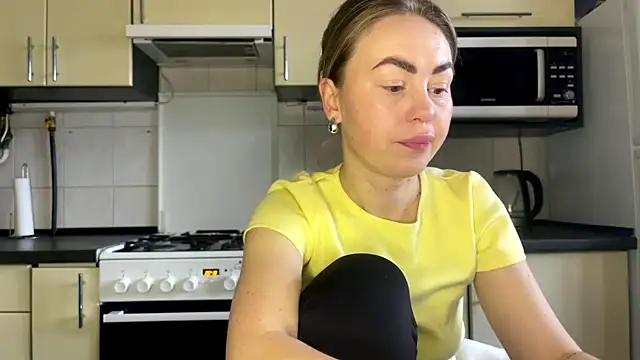 MartaLuna  online show from March 18, 2026, 9:45 am