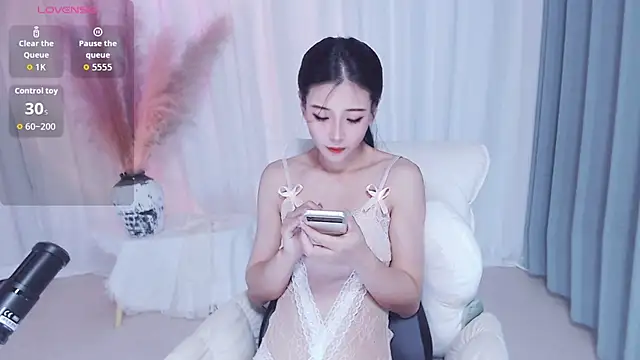 Snapshot of Qiyue99 chatting on September 19, 2025, 12:03 am Qiyue99 online show from September 19, 2025, 12:03 am