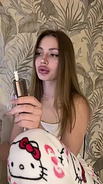 Elizabeth Tay online show from December 22, 2025, 7:58 pm